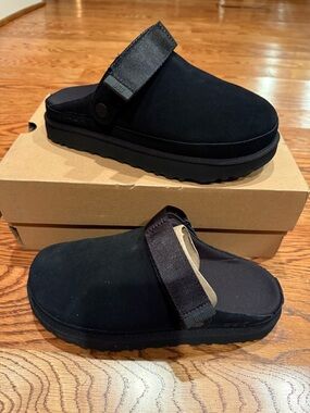 UGG golden star women size 9 new